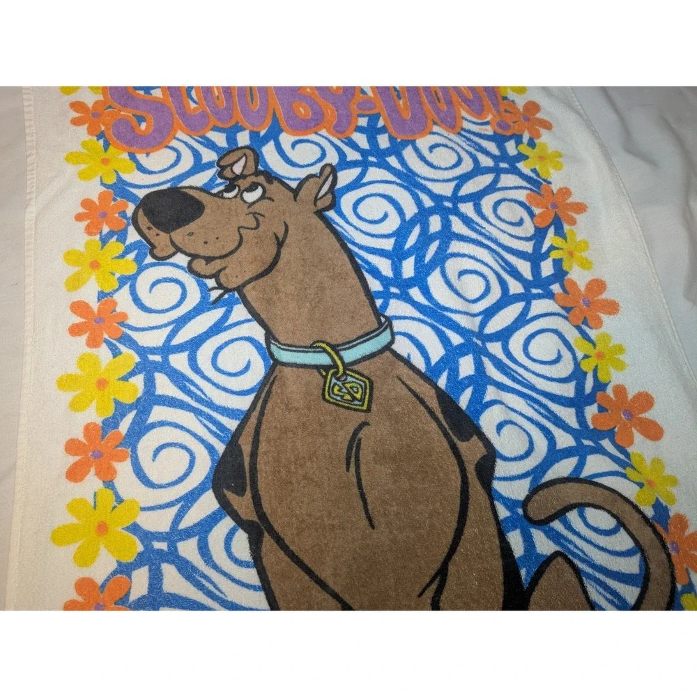 Vintage 2000 Scooby Doo Beach Towel Y2K Groovy Flowers 60